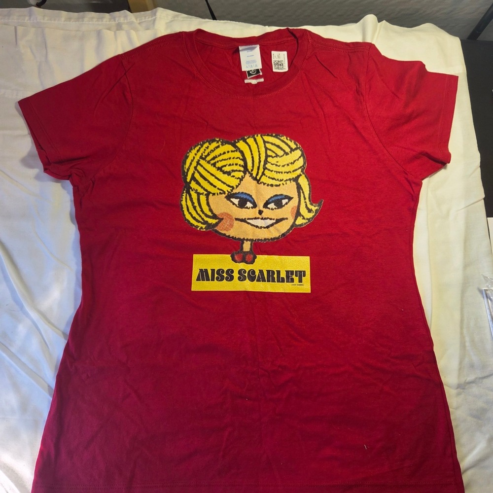 Port & Company Hasbro Clue Miss Scarlet Graphic T-Shirt Red Womens Large